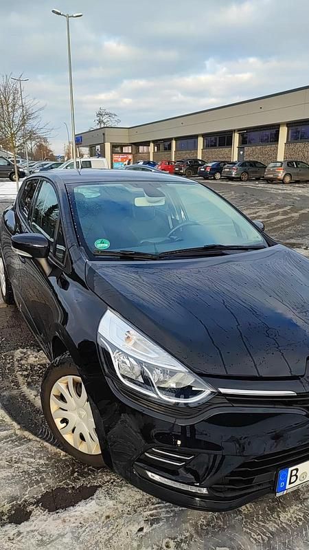Gebraucht Renault Clio V 60 PS (44 kW) 2020 Schwarz Limousine