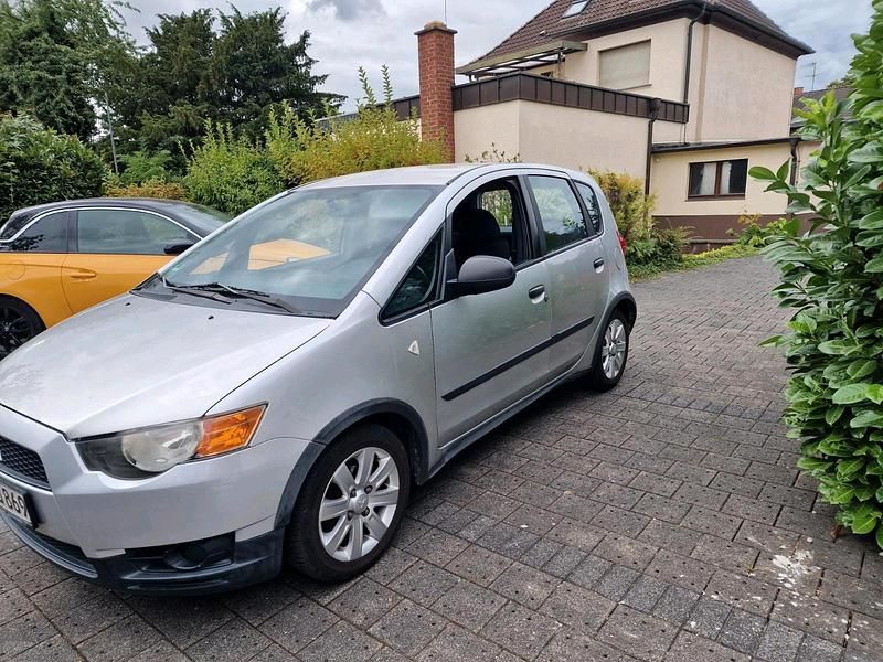 Silber Gebraucht 2011 Mitsubishi Colt Kleinwagen | 2.770 € (Guter Preis) - Bild 1/4