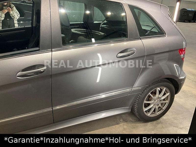 Gebraucht Mercedes B200 140 PS (102 kW) 2009 Grau Van / Kleinbus