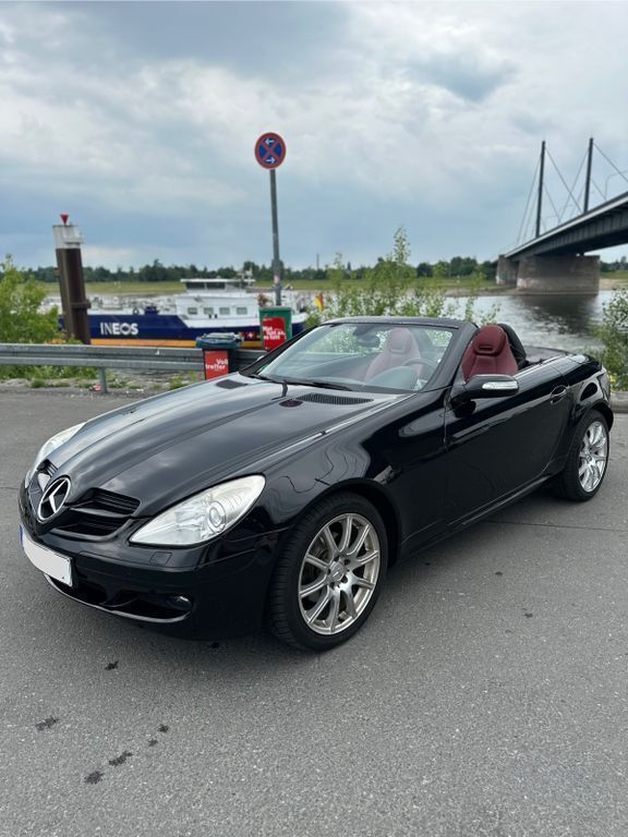 Schwarz Gebraucht 2006 Mercedes SLK200 Cabrio | 5.450 € (Guter Preis) - Bild 1/4