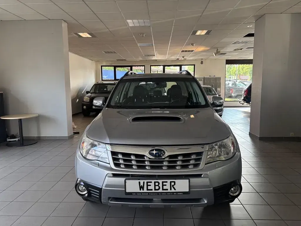 Gebraucht Subaru Forester Exclusive+ 147 PS (108 kW) 2012 Silber SUV