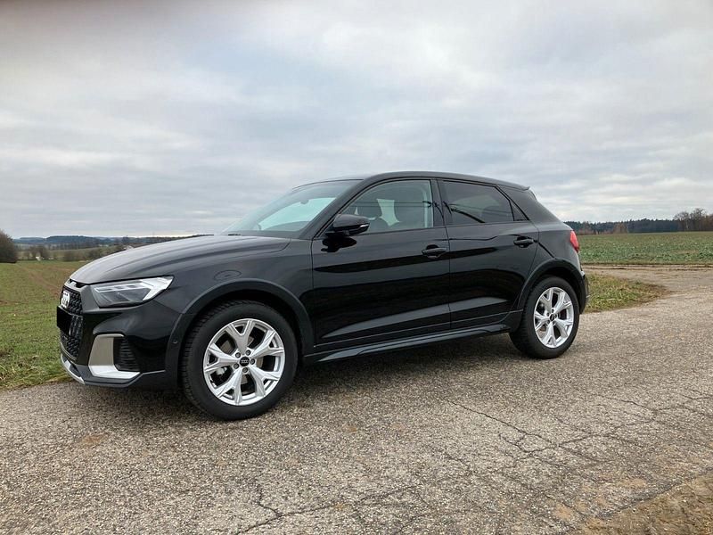 Gebraucht Audi A1 Ambiente 116 PS (85 kW) 2024 Schwarz Limousine