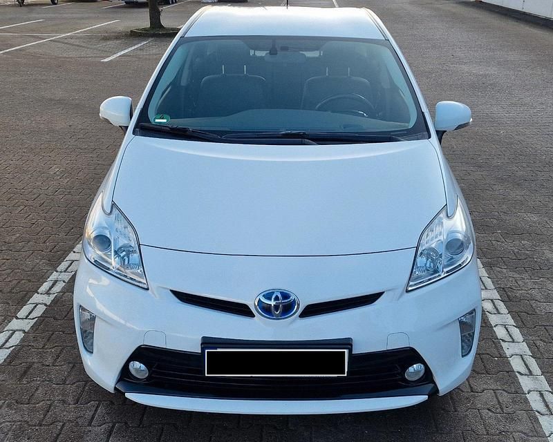 Gebraucht Toyota Prius 136 PS (100 kW) 2012 Weiß Limousine