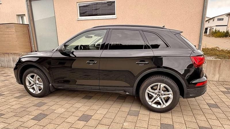 Second-hand Audi Q5 Exclusive 204 CP (150 kW) 2023 Negru SUV
