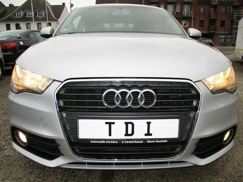 Gebraucht Audi A1 Attraction 105 PS (77 kW) 2010 Eissilber perleffekt (metallic) Limousine