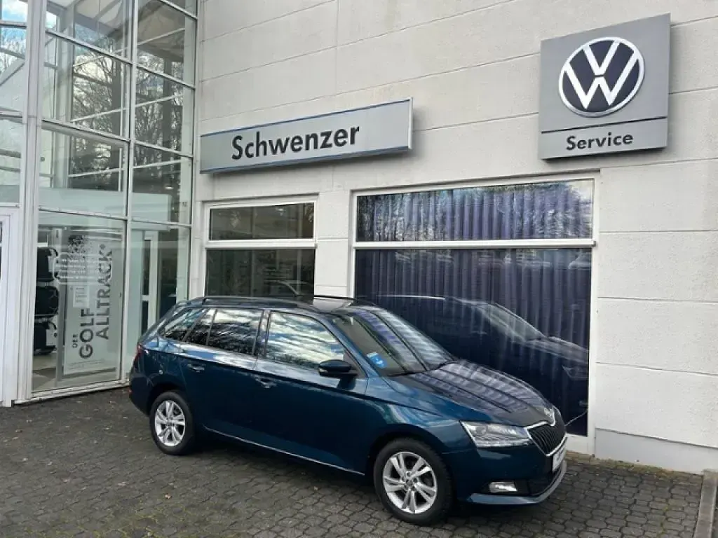 Gebraucht Skoda Fabia Style 95 PS (69 kW) 2020 Lavablau metallic (metallic) Kleinwagen