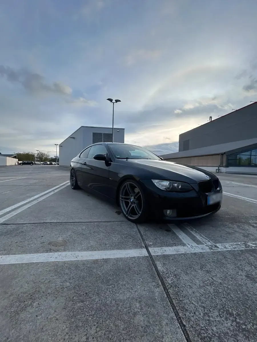 Gebraucht BMW 325 218 PS (160 kW) 2008 Schwarz Coupé