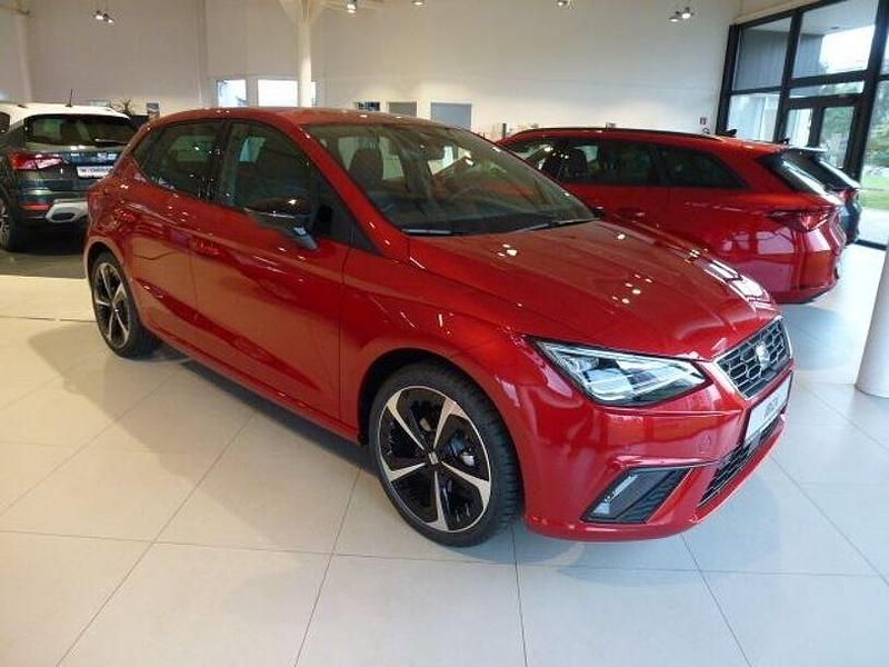 Desire red Gebraucht 2022 Seat Ibiza FR Limousine | 21.490 € (Teuer) - Bild 1/4
