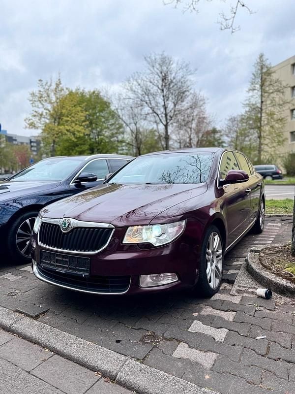 Gebraucht Skoda Superb 160 PS (117 kW) 2009 Rot Limousine