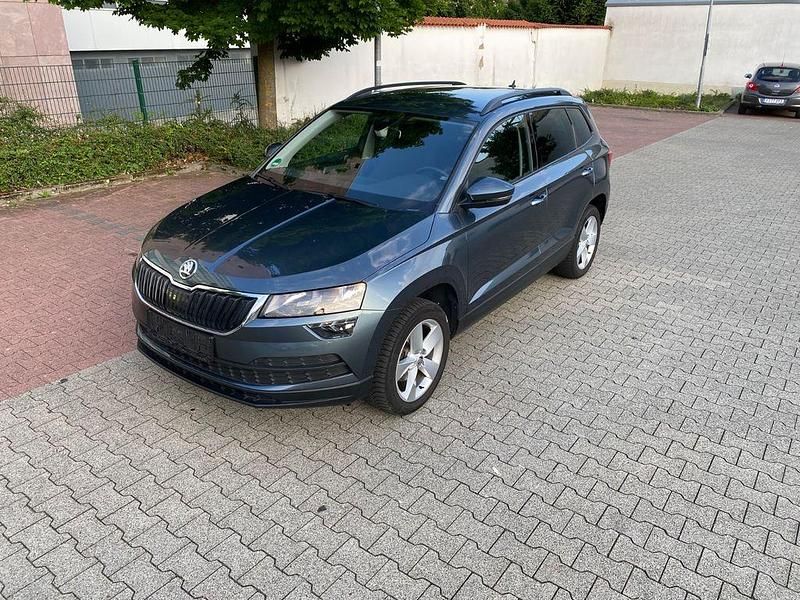 Grau Gebraucht 2019 Skoda Karoq SUV | 16.990 € (Fairer Preis) - Bild 1/4