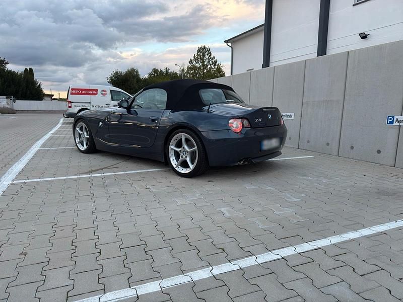 Gebraucht BMW Z4 192 PS (141 kW) 2004 Blau Cabrio