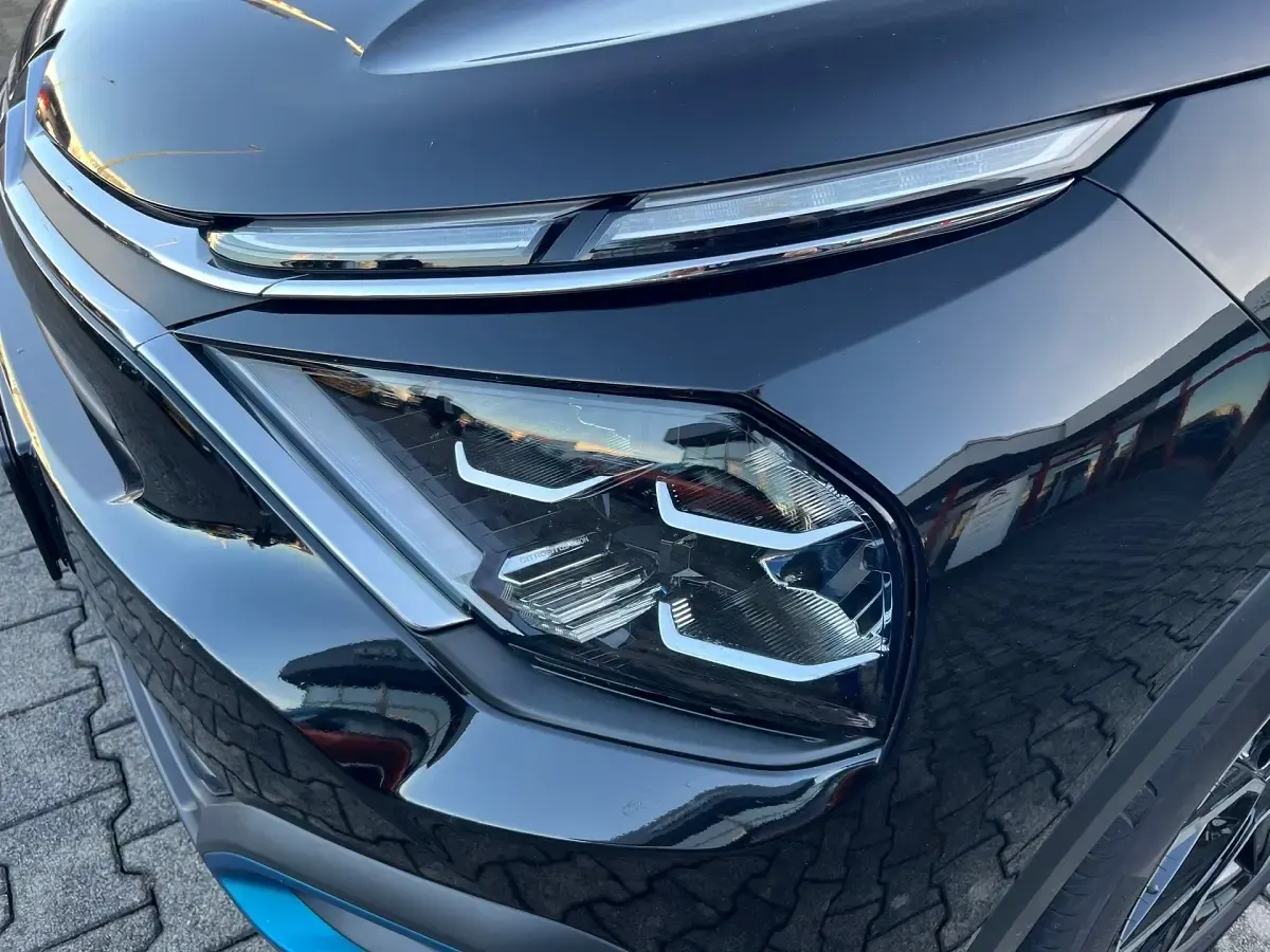 Gebraucht Citroën e-C4 Feel 100 kW (136 PS) 2024 Lackierung schwarz perla nera/ SUV