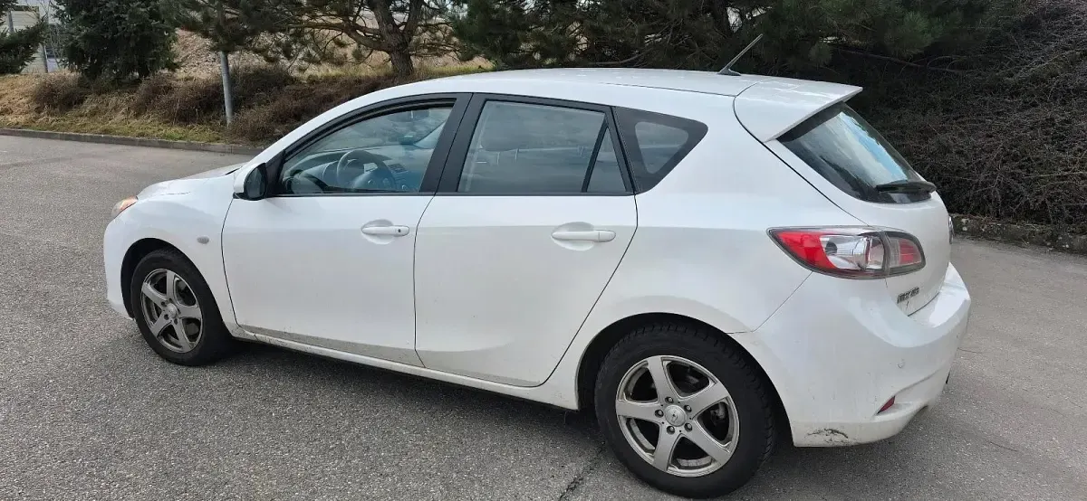 Usata Mazda 3 150 CV (110 kW) 2012 Bianco Utilitaria