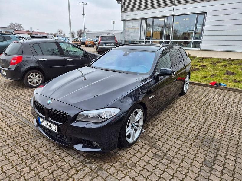 Schwarz Gebraucht 2013 BMW 525 M Sport Limousine | 8.999 € (Superpreis) - Bild 1/4