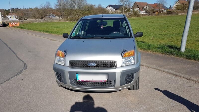 Silber Gebraucht 2005 Ford Fusion Limousine | 2.900 € (Fairer Preis) - Bild 1/4