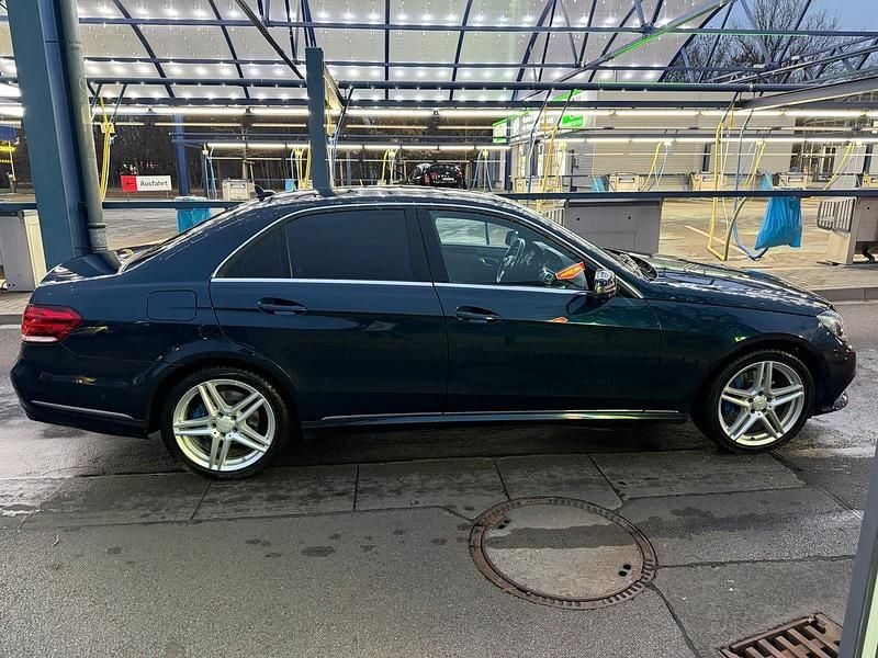 Gebraucht Mercedes E350 Avantgarde 252 PS (185 kW) 2014 Blau Limousine