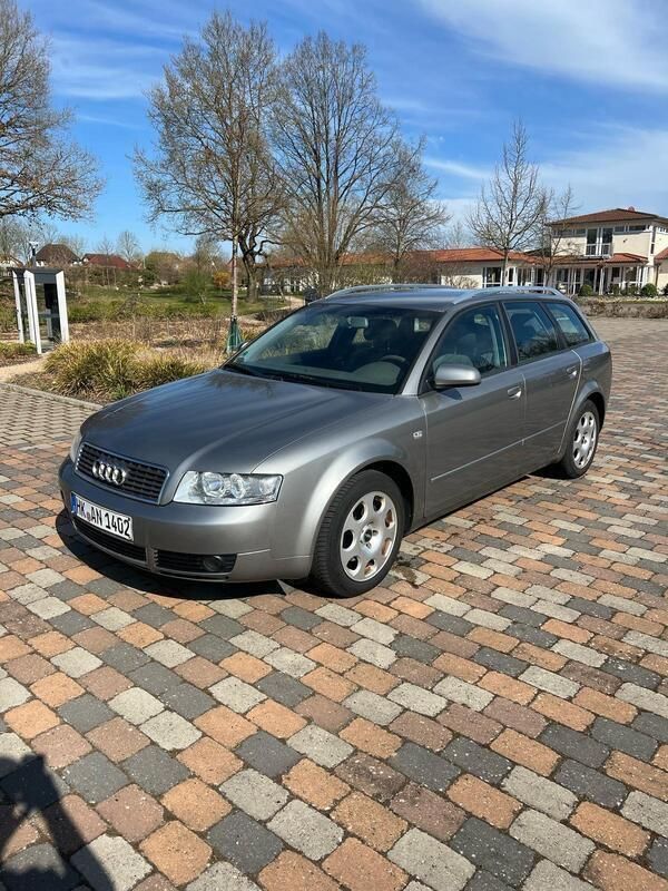 Grau Gebraucht 2003 Audi A4 Kombi | 2.200 € (Fairer Preis) - Bild 1/4