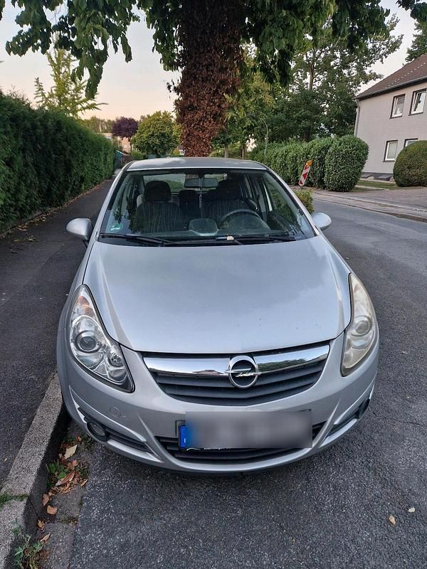 Silber Gebraucht 2006 Opel Corsa Limousine | 2.390 € (Fairer Preis) - Bild 1/4