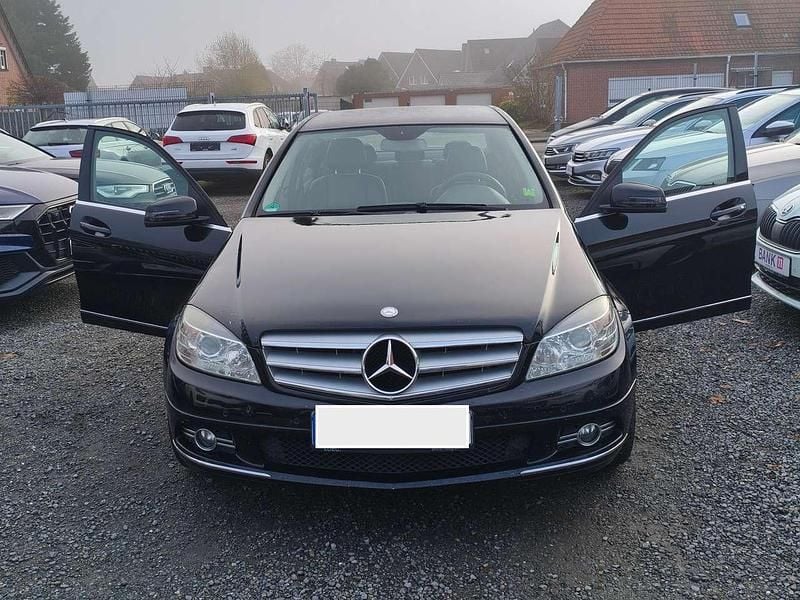 Schwarz Gebraucht 2009 Mercedes C250 Avantgarde Limousine | 3.800 € (Fairer Preis) - Bild 1/4