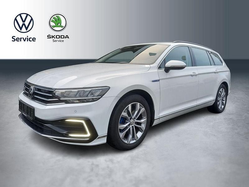 Weiß Gebraucht 2020 VW Passat GTE Kombi | 19.970 € (Superpreis) - Bild 1/4
