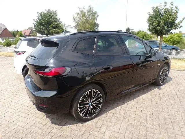 Gebraucht BMW 230e Active Tourer M Sport 150 PS (110 kW) 2023 Schwarz Van / Kleinbus