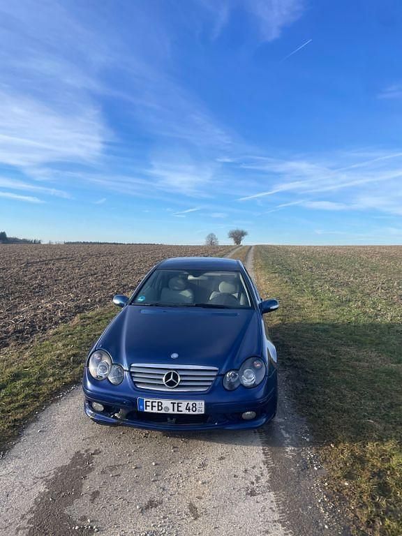 Gebraucht Mercedes C180 143 PS (105 kW) 2005 Blau Coupé