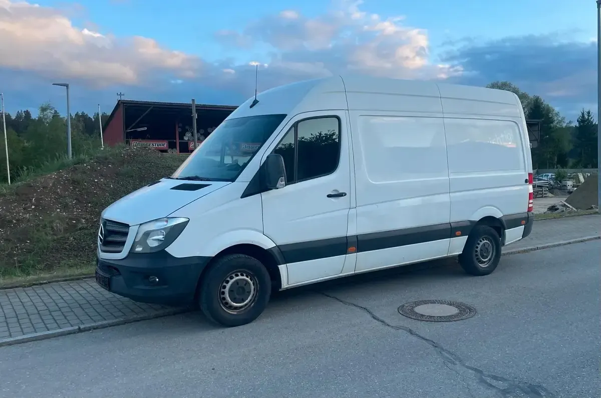 Używany Mercedes Sprinter 163 KM (119 kW) 2018 Biały Van
