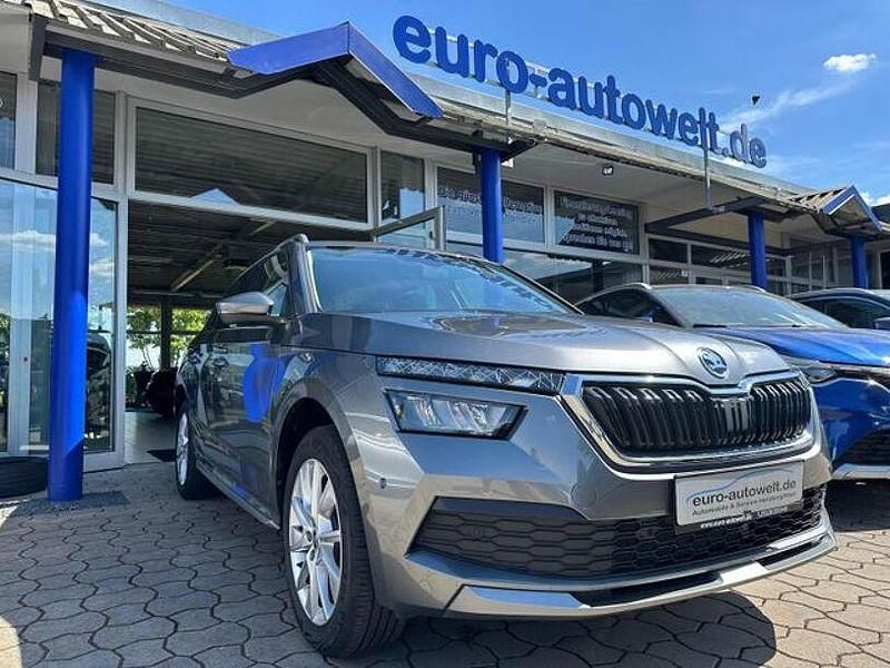 Grau Gebraucht 2024 Skoda Kamiq Style SUV | 25.490 € (Etwas zu teuer) - Bild 1/4
