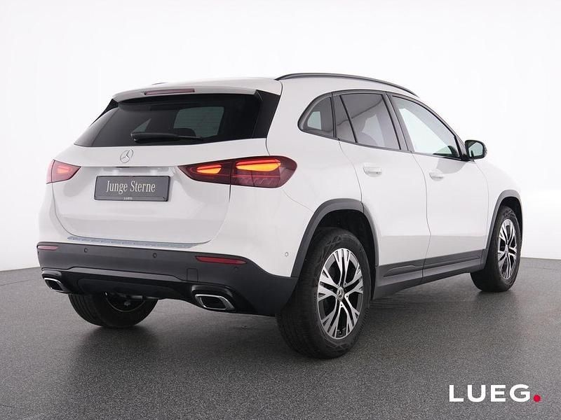 Gebraucht Mercedes GLA180 Progressive 136 PS (100 kW) 2024 Weiß SUV