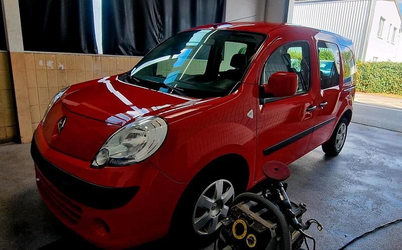 Rot Gebraucht 2011 Renault Kangoo Van / Kleinbus | 5.700 € (Fairer Preis) - Bild 1/4
