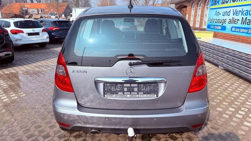 Gebraucht Mercedes A180 116 PS (85 kW) 2009 Grau Limousine