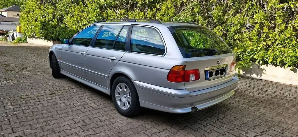 Käytetty BMW 525 192 HP (141 kW) 2002 Hopea Farmari