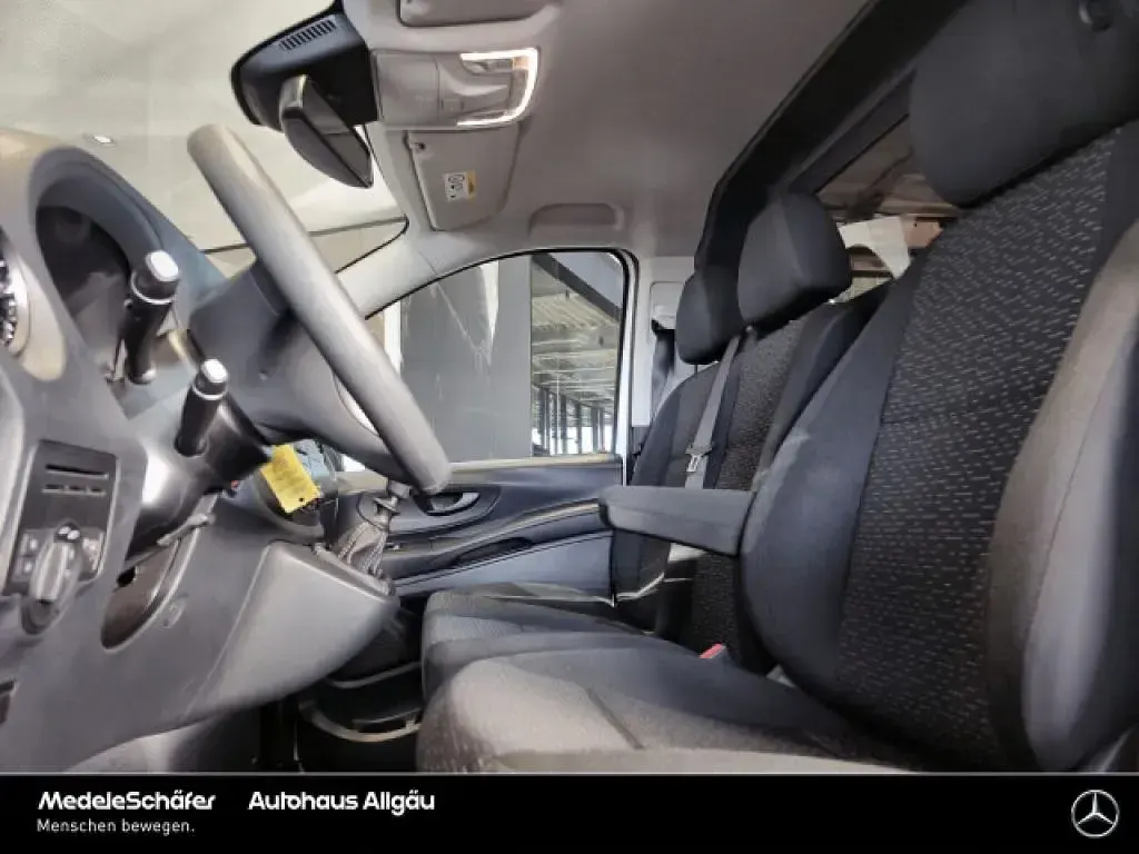 Gebraucht Mercedes Vito 163 PS (119 kW) 2023 Arktikweiß Van