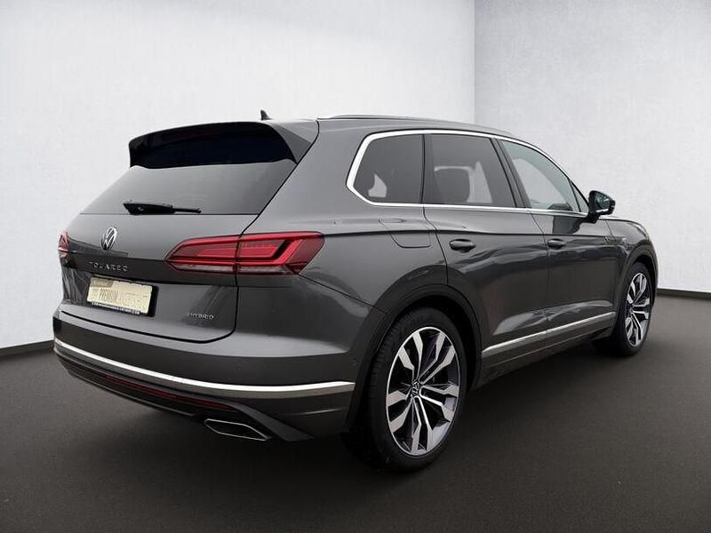 Gebraucht VW Touareg Atmosphere 381 PS (280 kW) 2022 Grau siliziumgrau SUV