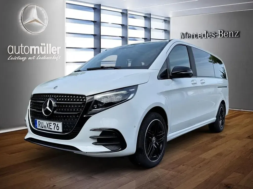Gebraucht Mercedes V300 AMG 237 PS (174 kW) 2025 Weiß Van / Kleinbus