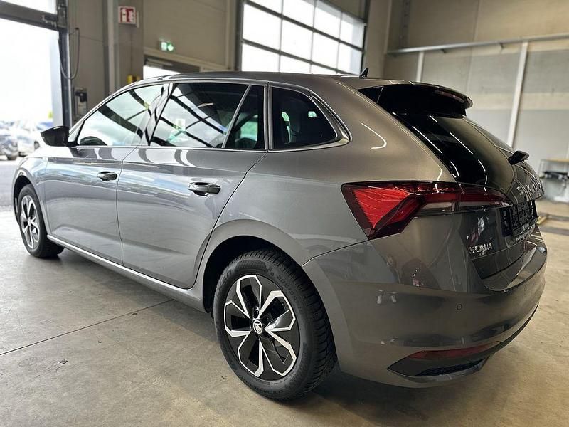 Gebraucht Skoda Scala Selection 116 PS (85 kW) 2024 Grau Kleinwagen