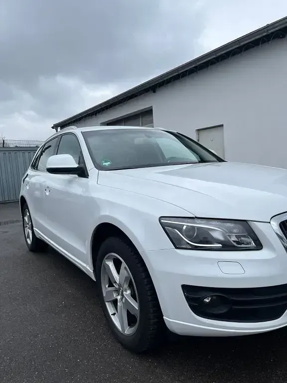 Używany Audi Q5 211 KM (155 kW) 2011 Biały SUV