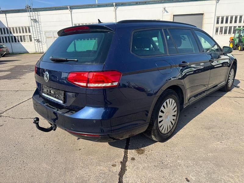 Gebraucht VW Passat 125 PS (91 kW) 2015 Blau Limousine