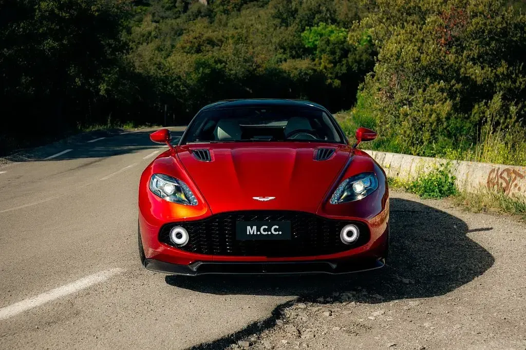 Gebraucht Aston Martin Vanquish 600 PS (441 kW) 2019 Rot