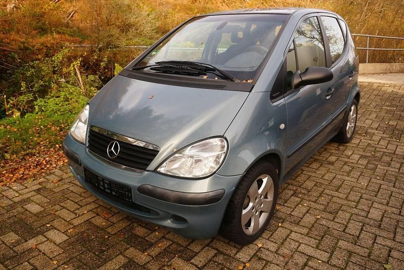 Grau Gebraucht 2002 Mercedes A140 Kleinwagen | 2.699 € - Bild 1/4