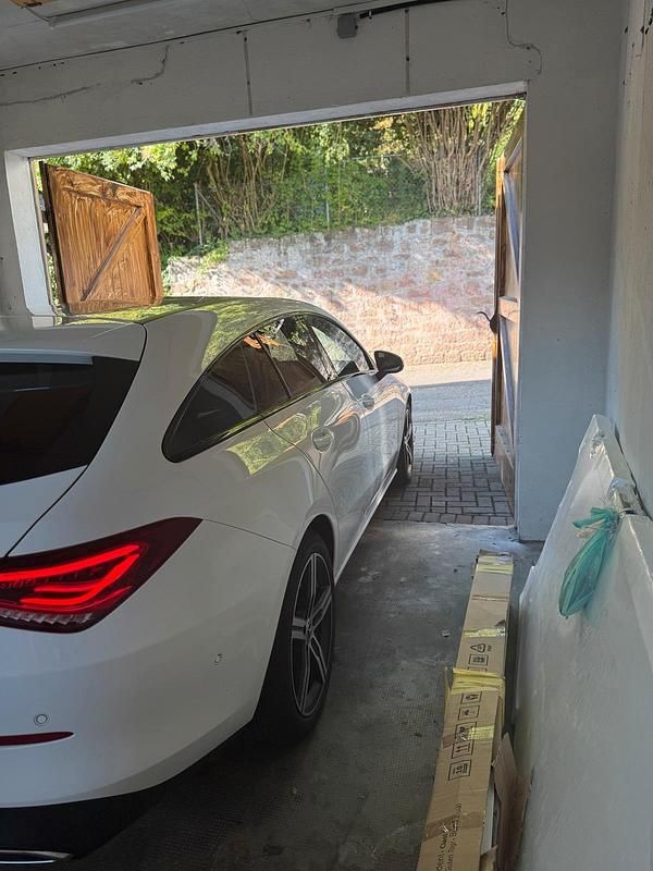 Weiß Gebraucht 2020 Mercedes CLA200 Kombi | 22.500 € (Guter Preis) - Bild 1/4
