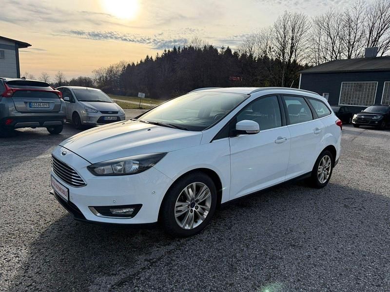 Weiß Gebraucht 2018 Ford Focus Titanium Kombi | 6.400 € (Guter Preis) - Bild 1/4