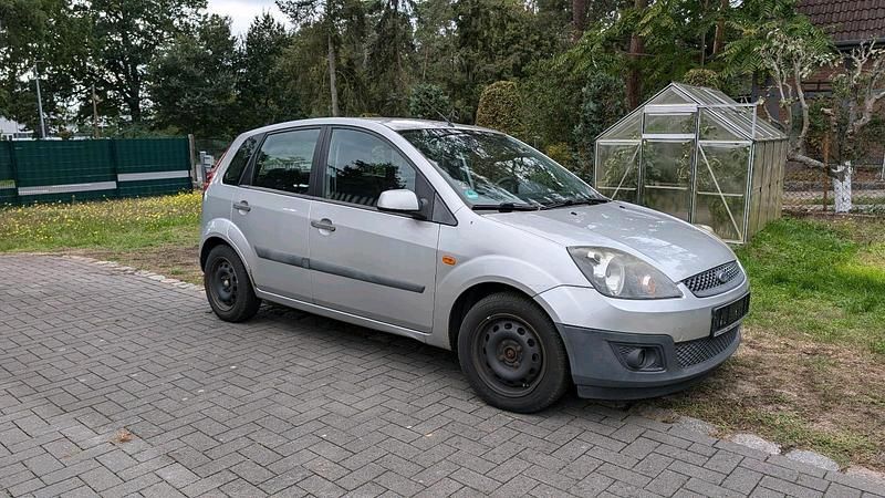 Silber Gebraucht 2005 Ford Fiesta Kleinwagen | 400 € (Superpreis) - Bild 1/4
