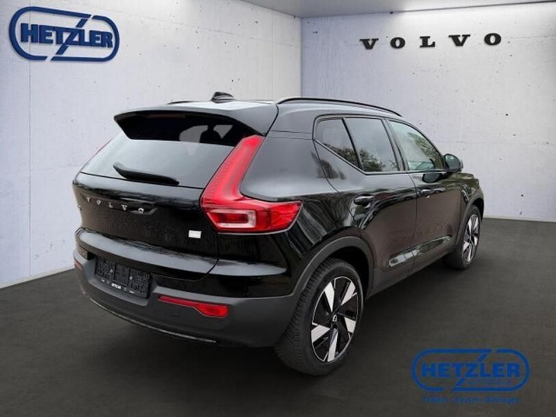Second-hand Volvo XC40 Plus 185 kW (252 CP) 2024 Negru SUV
