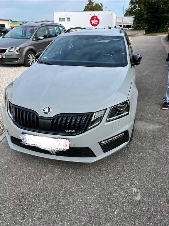 Gebraucht Skoda Octavia RS 184 PS (135 kW) 2020 Grau Kombi