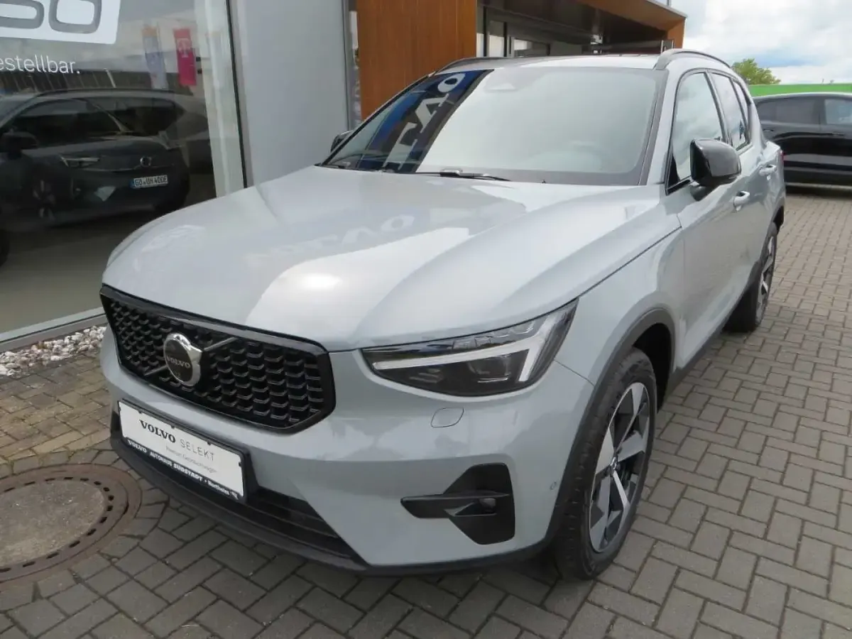 Gebraucht Volvo XC40 120 PS (88 kW) 2025 SUV
