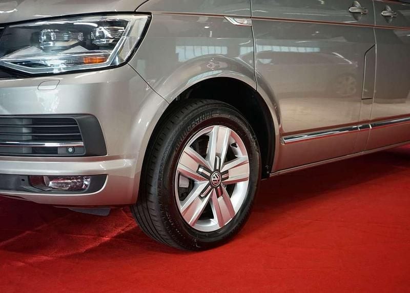 Gebraucht VW Multivan 199 PS (146 kW) 2019 Mojave beige metallic Van