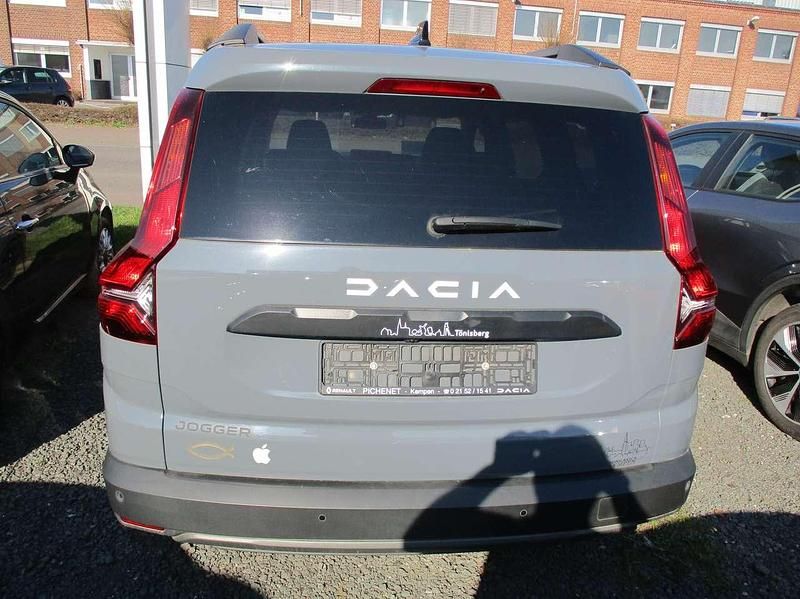 Gebraucht Dacia Jogger Extreme 91 PS (66 kW) 2023 Grau Van / Kleinbus