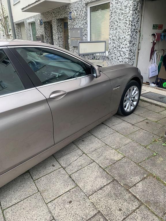 Gebraucht BMW 525 218 PS (160 kW) 2012 Silber Limousine