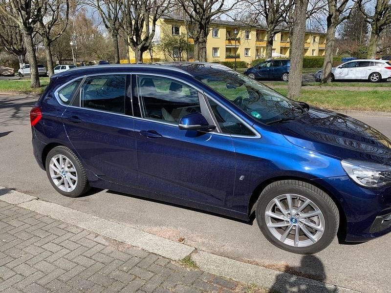 Gebraucht BMW 225 Active Tourer iPerformance 224 PS (164 kW) 2017 Blau Van / Kleinbus